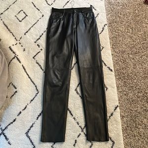 Like New Women’s Wilsons Black Leather Pants